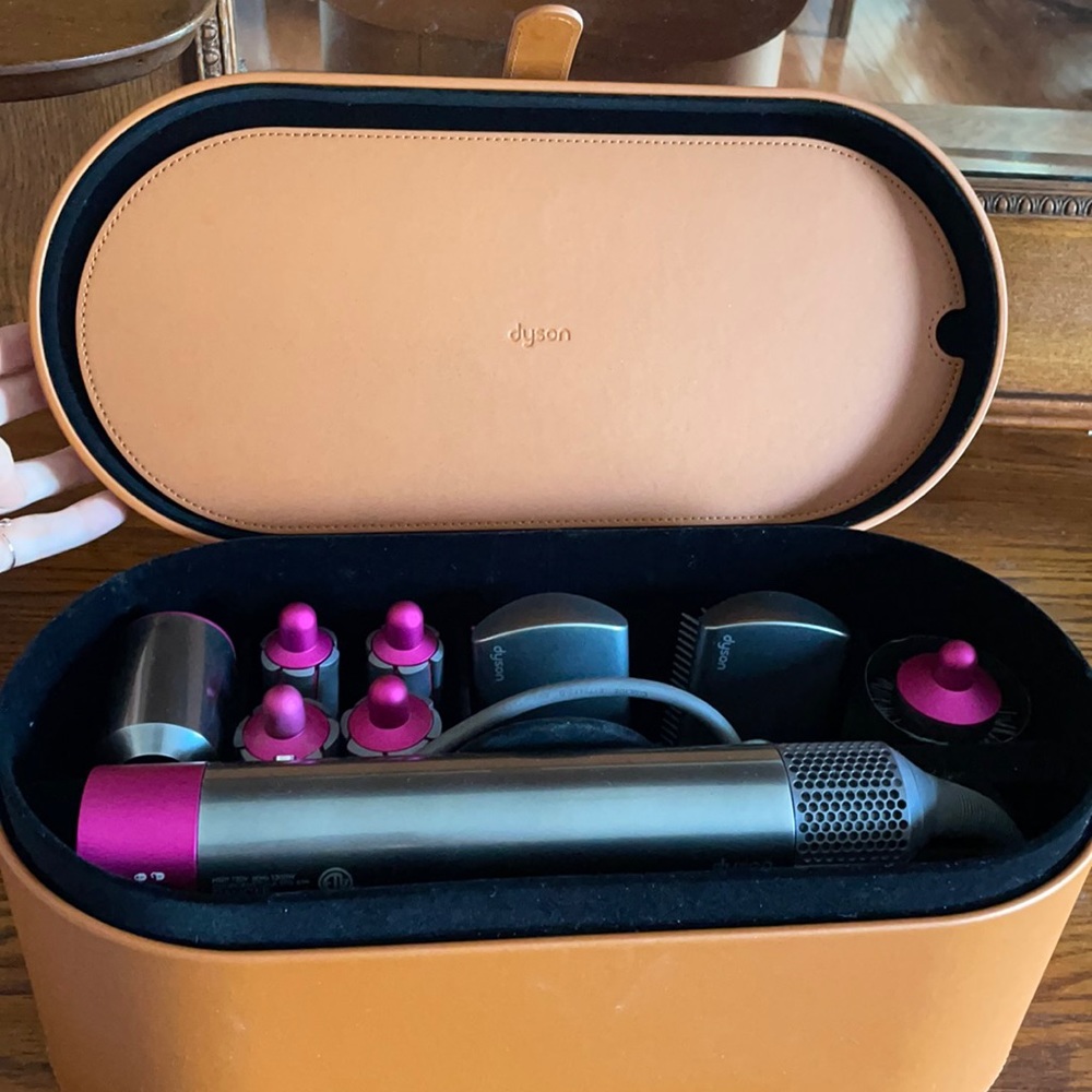 Dyson Airwrap Hairstyler with all attachment